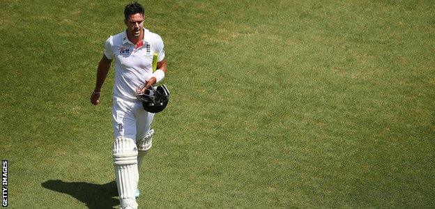 Kevin Pietersen walks off the field for the final time as an England batsman