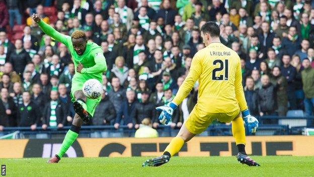 Moussa Dembele scores