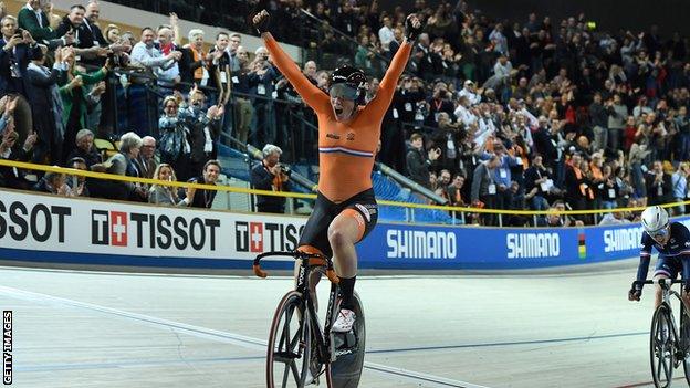 Kirsten Wild become world champion in the scratch race for the second time in her career, adding to her title in 2015