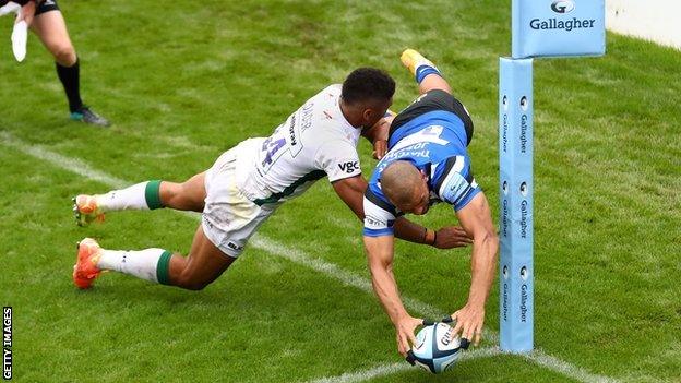 Jonathan Joseph scores an acrobatic try for Bath