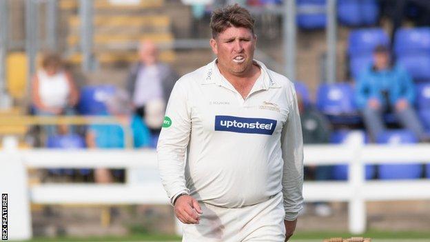 Mark Cosgrove in action for Leicestershire