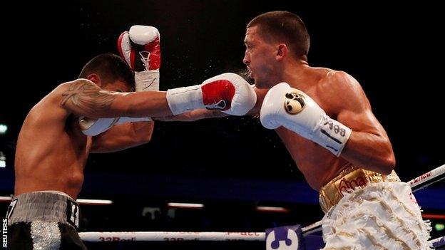 Lee Selby lands a punch