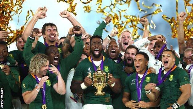 Siya Kolisi lifts the rugby World Cup final trophy