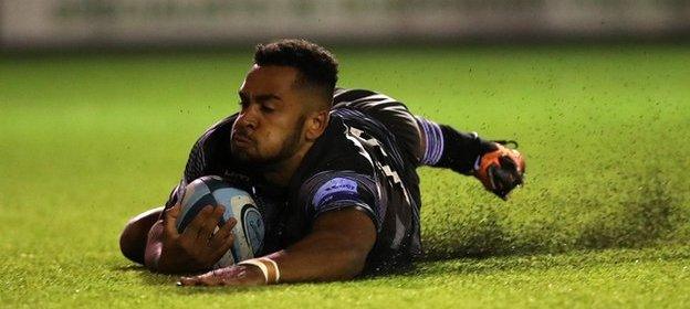 Zach Kibirige scores for Newcastle Falcons