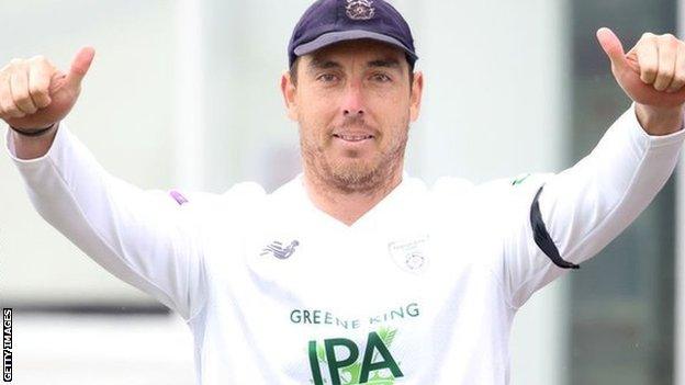 Kyle Abbott got the first of the two wickets Hampshire needed to secure victory at Leicester