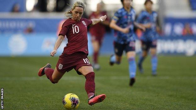 Jordan Nobbs playing for England against Japan