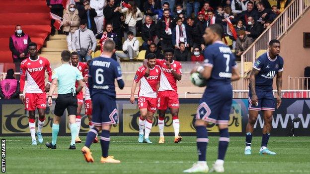 Paris St-Germain players get ready to restart