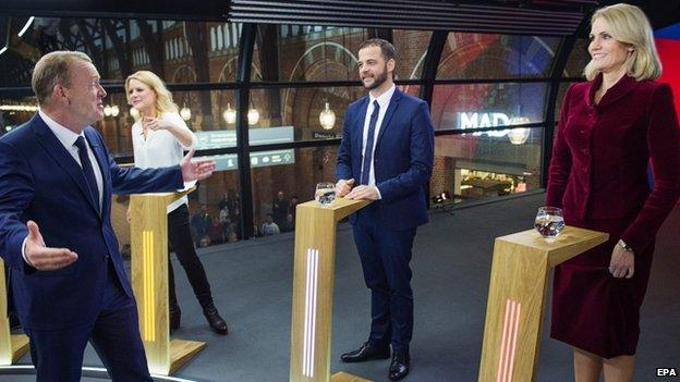 Mr Rasmussen (L) joined Helle Thorning-Schmidt in a televised debate (17 June)