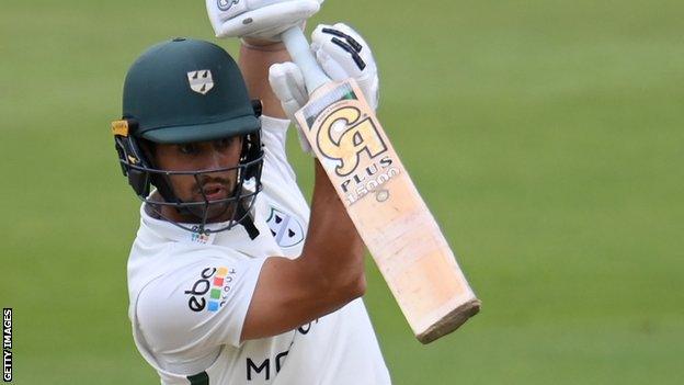 Brett D'Oliveira bats for Worcestershire