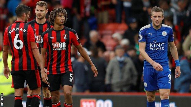 Leicester City's Jamie Vardy (right)