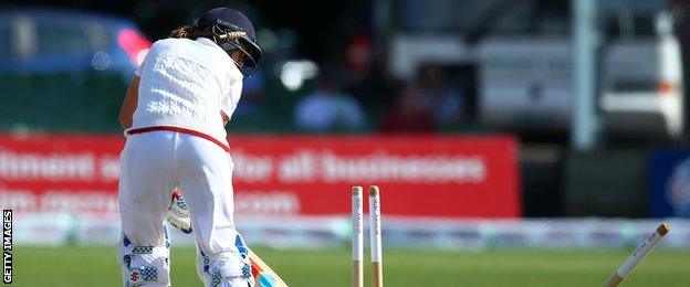 Laura Marsh is the first player to twice fall for a duck in both innings of a women's Test