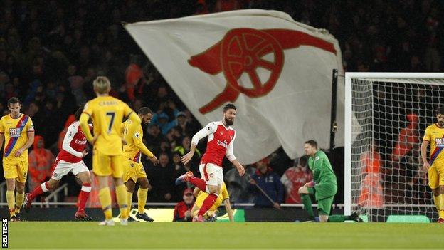 Olivier Giroud celebrates