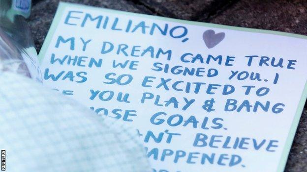 Some fans placed messages or poems for Sala