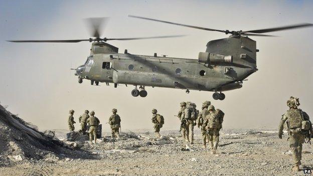 Soldiers approach Chinook