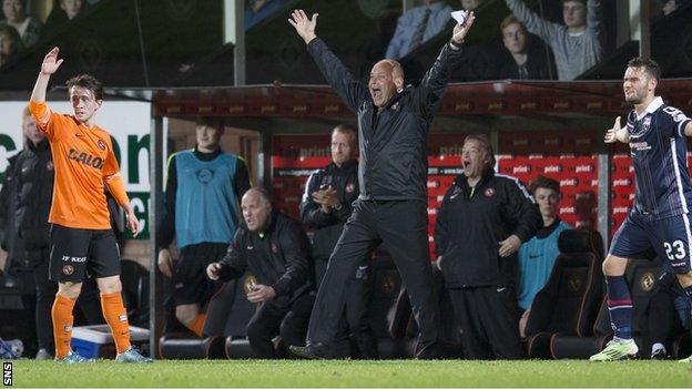 Dundee United manager Mixu Paatelainen remonstrates from the sidelines