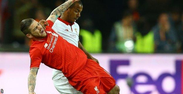 Liverpool defender Alberto Moreno struggled against Sevilla