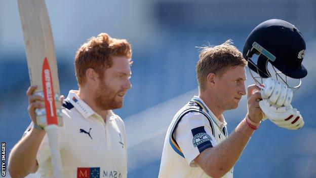 Jonny Bairstow (left) and Joe Root