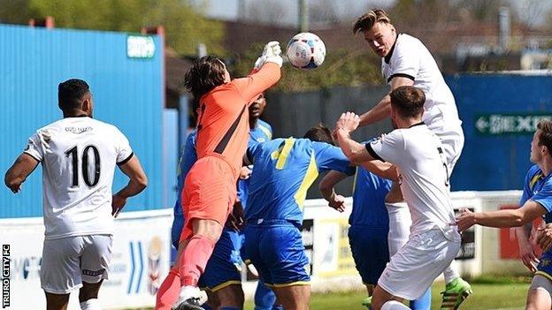 Basingstoke v Truro City