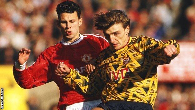 Colin Pates of Arsenal and Ryan Giggs of Manchester United