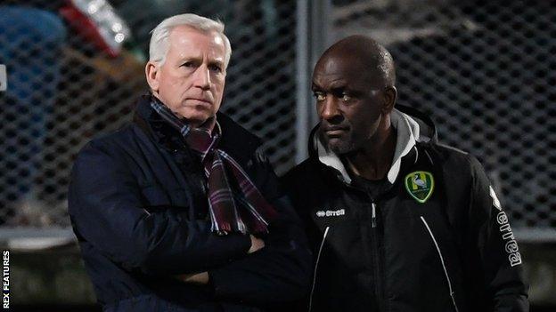 Alan Pardew (left) and Chris Powell