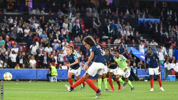 Wendie Renard scores at the second attempt