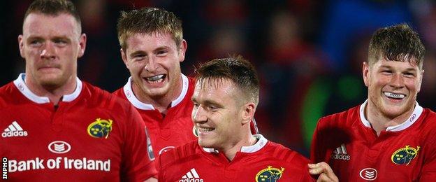 Munster's victory took them two points clear at the top of the Pro12