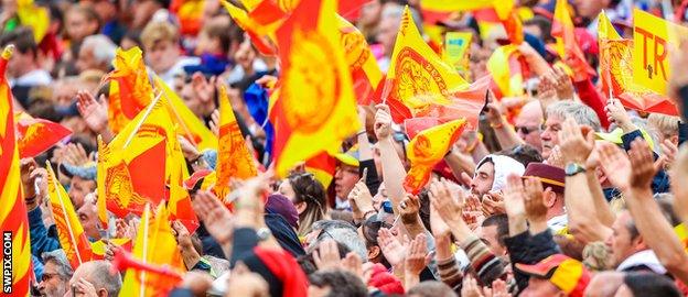 Catalans Dragons fans at the Nou Camp