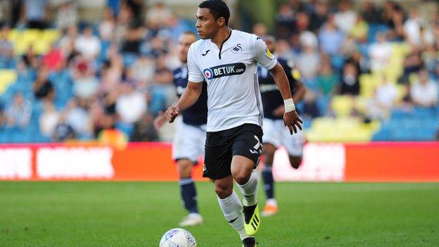 Jefferson Montero playing for Swansea City