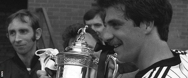 Tony Fitzpatrick with the Scottish Cup