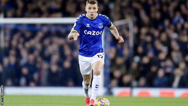 Lucas Digne runs with the ball