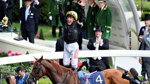 Frankie Dettori and Stradivarius