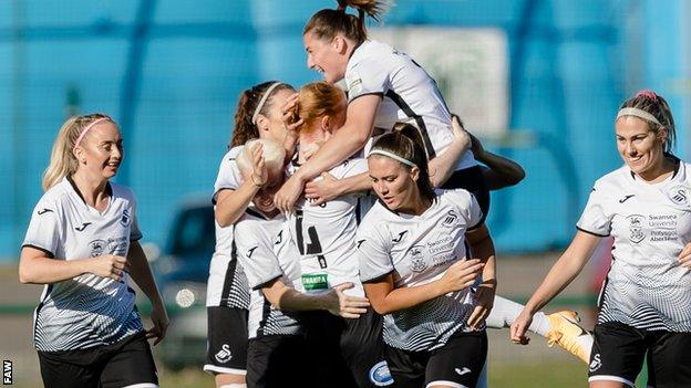 Swansea City celebrate Shaunna Jenkins' goal