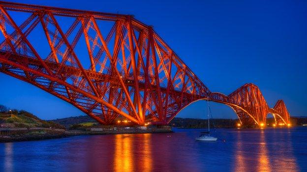 forth bridge at night