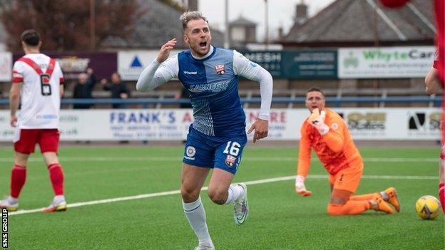 Montrose's Craig Johnston makes it 1-0 during a cinch Championship Play-Off Semi-Final 1st Leg match between Montrose and Airdrieonians at Links Park