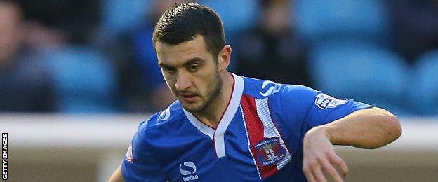 Gary Dicker in action for Carlisle United