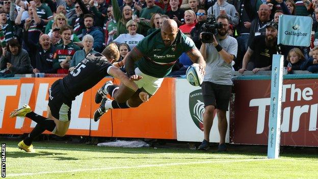 Leicester Tigers's Nemani Nadolo scores his side's second try