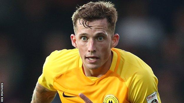 Damon Lathrope playing for Torquay United