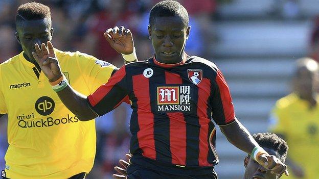 Max Gradel battles for the ball