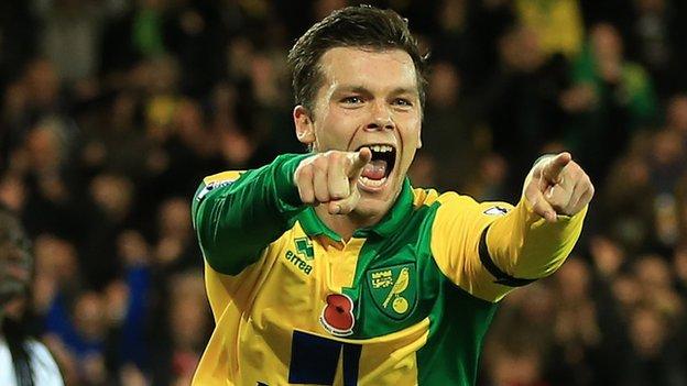 Jonny Howson celebrates his goal