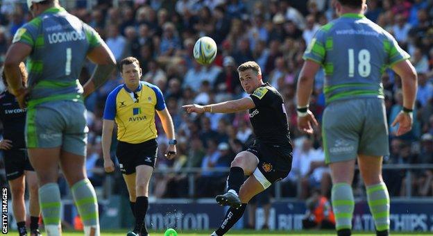 Joe Simmonds kicks a penalty for Exeter