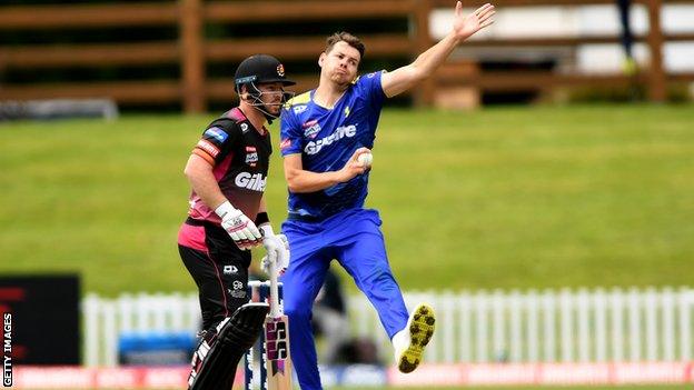 Jacob Duffy bowls for Otago Volts