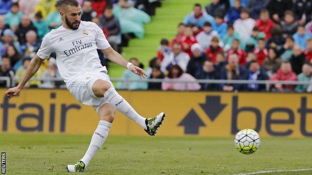 Karim Benzema scoring for Real Madrid