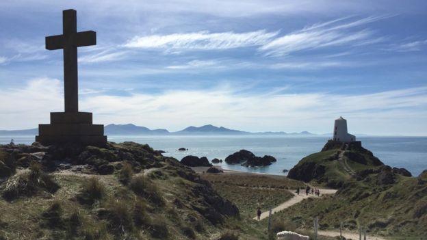 Llanddwyn