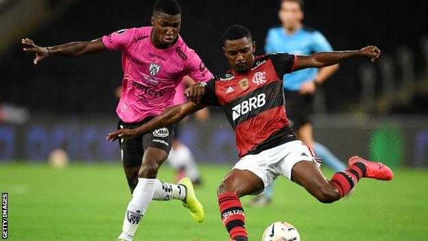 Moises Caicedo playing for Independiente del Valle against Flamengo