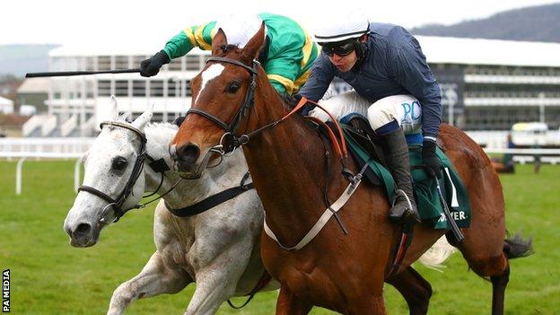 Colreevy and Elimay battle it out in the Mares' Chase