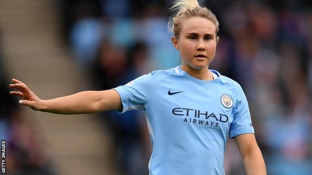 Izzy Christiansen in action for Manchester City Women