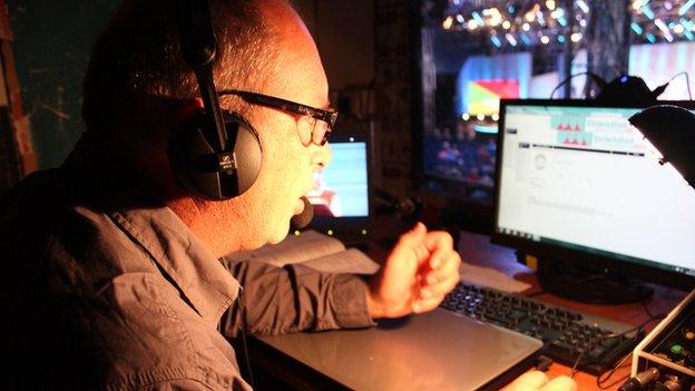 Steffan Wiliam sydd wedi bod yn sylwebu yn Saesneg ar ein llif fideo o'r Pafiliwn ac sydd wedi dod yn dipyn o seren // Steffan Wiliam, who's been commentating on the events in the pavilion in English