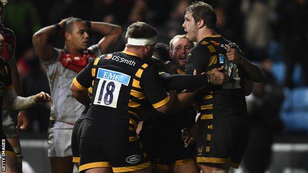 Wasps score a late try