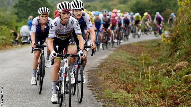 Julian Alaphilippe (front)