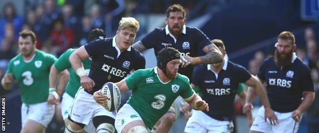 Sean O'Brien scored two tries as Ireland beat Scotland 40-10 to clinch the 2015 Six Nations title